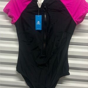 Cupshe Black and Pink Zipper Swimsuit